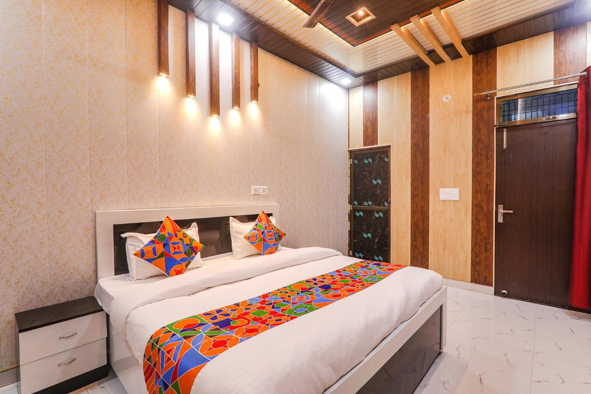 Fabhotel Uma Yugul Ayodhya Ngoại thất bức ảnh