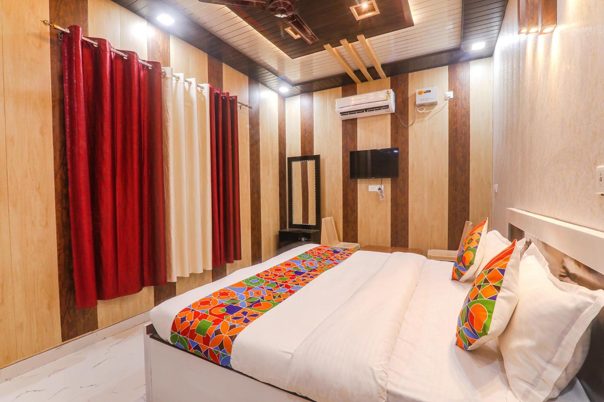 Fabhotel Uma Yugul Ayodhya Ngoại thất bức ảnh