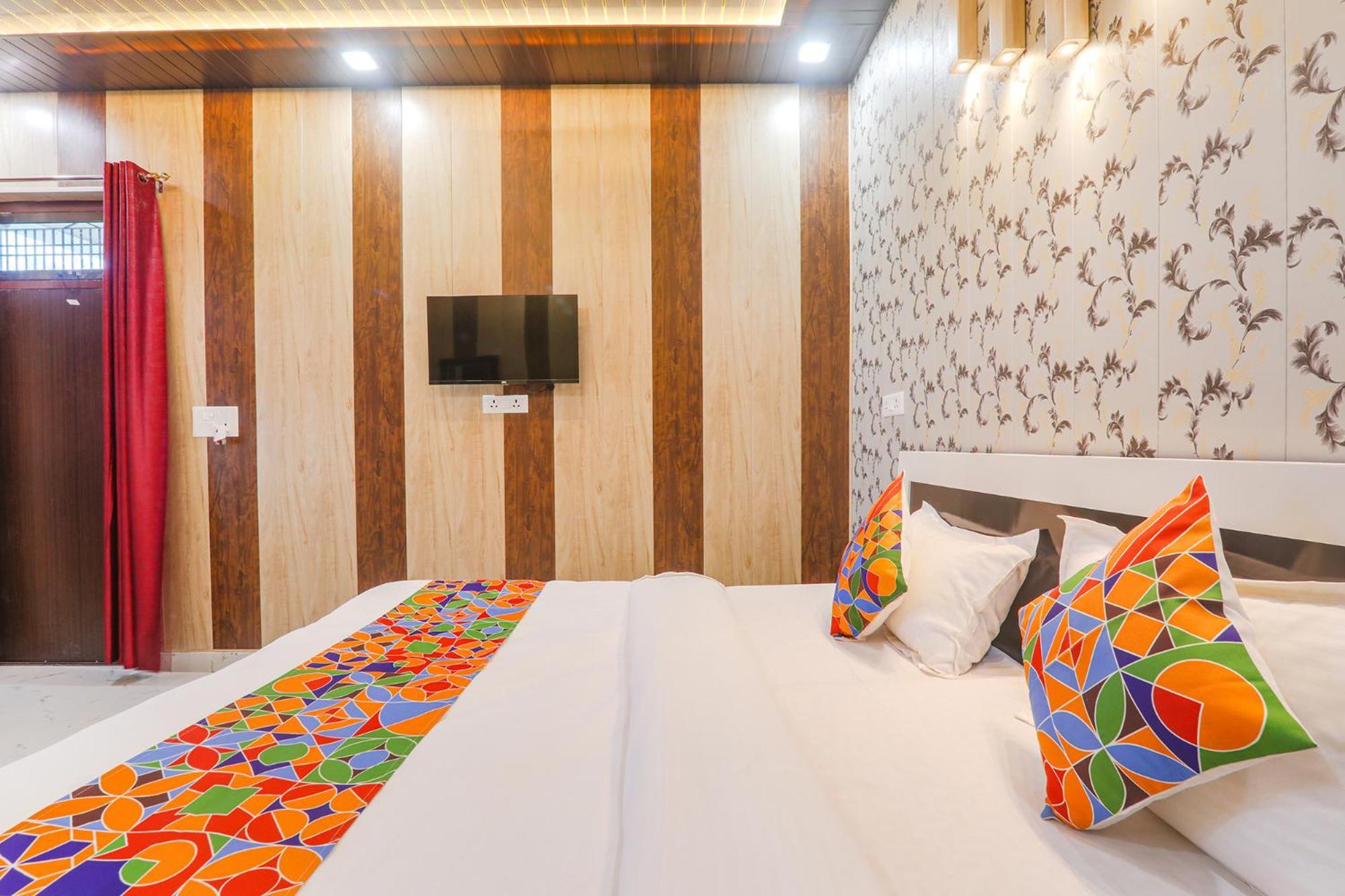 Fabhotel Uma Yugul Ayodhya Ngoại thất bức ảnh
